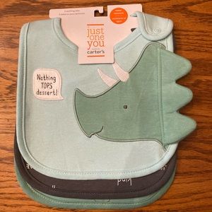 NWT Carter’s Bib Set